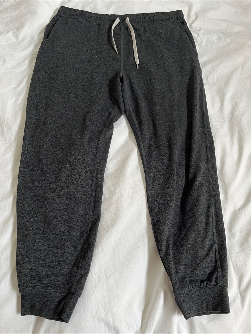 Vuori women’s performance joggers charcoal grey
